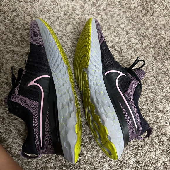 Women’s Nike infinity flyknit - Picture 5 of 5